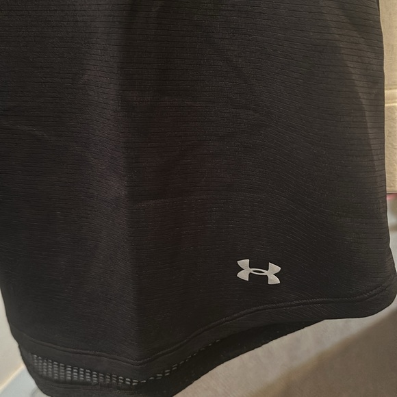 Under Armour Black shirt Large - Picture 3 of 5